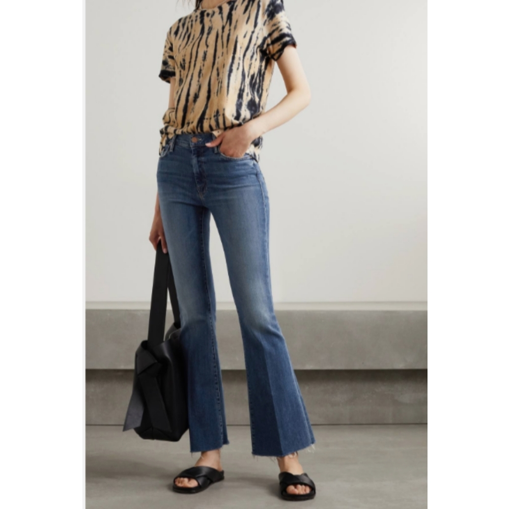 MOTHER JEANS THE WEEKENDER FRAY walking on coals style  # 1535-104